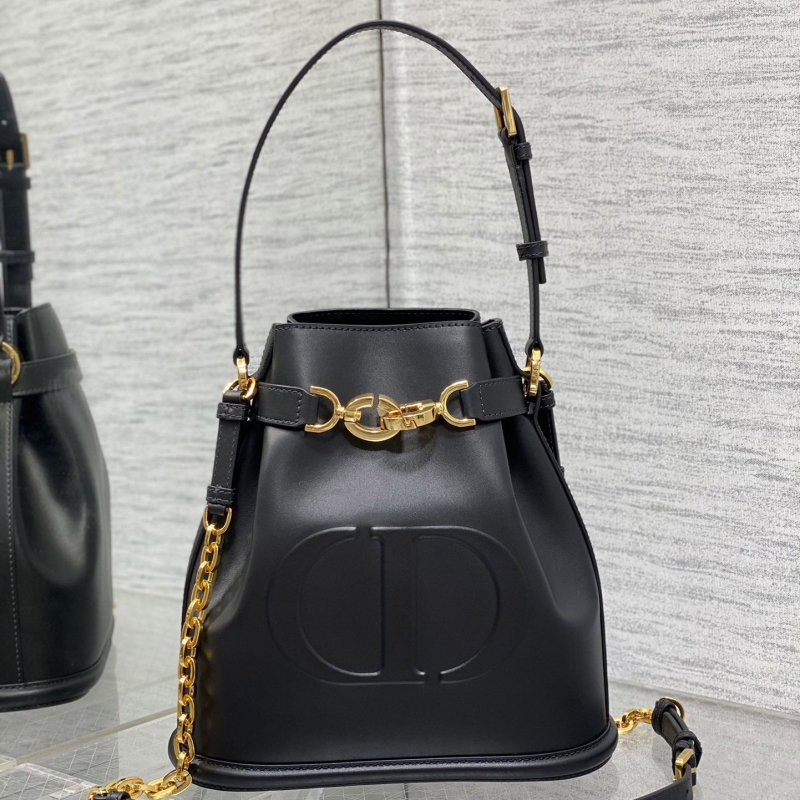 D*or bucket bags
